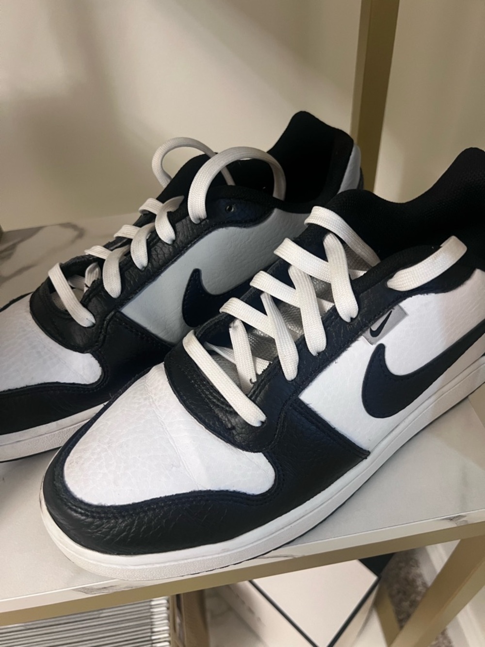Nike Men’s Black and White Low-Top Sneakers with Swoosh